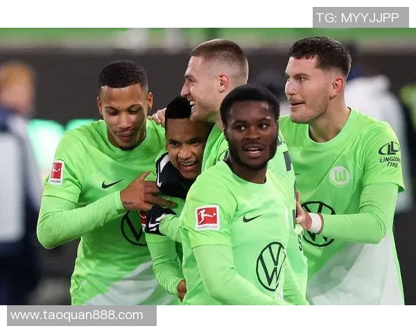 多特蒙德狂胜沃尔夫斯堡,提升德甲榜首实力 多特蒙德狂胜沃尔夫斯堡,提升德甲榜首实力